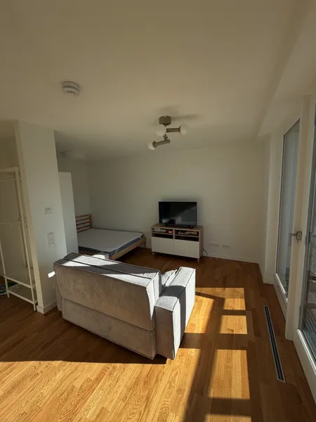 Erstbezug in Kreuzkölln | Möbliert mit großem Balkon | 1.200 € all-inclusive — photo 1